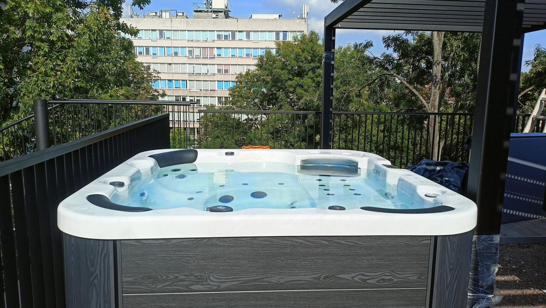 Jacuzzi na dachu – to możliwe!